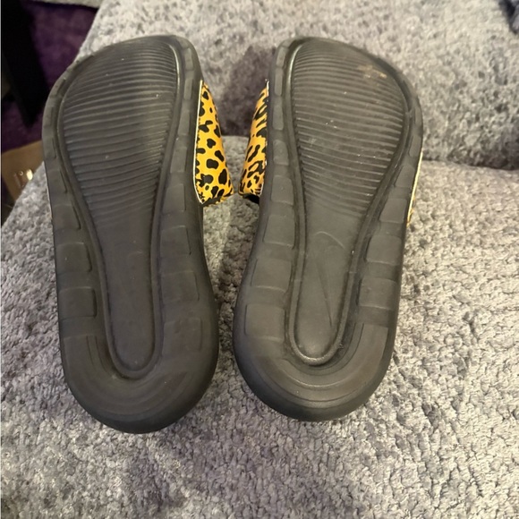 Nike Black and Leopard Print Slides - Picture 2 of 3